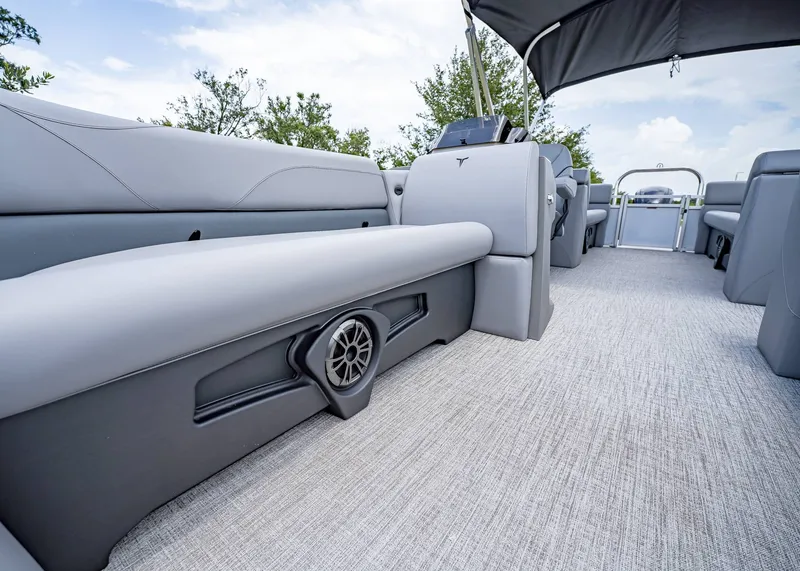 Slide: The Image of Tahoe SLT 23' Quad Lounge 2025 - 11
