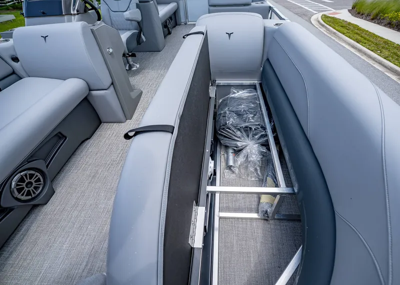 Slide: The Image of Tahoe SLT 23' Quad Lounge 2025 - 13