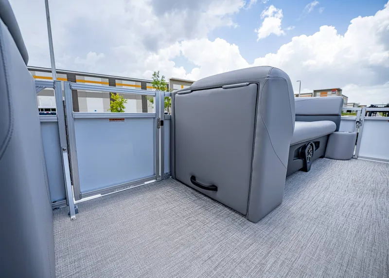 Slide: The Image of Tahoe SLT 23' Quad Lounge 2025 - 19