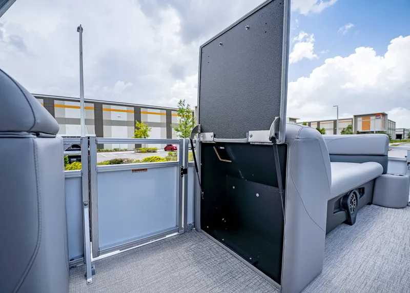 Slide: The Image of Tahoe SLT 23' Quad Lounge 2025 - 20