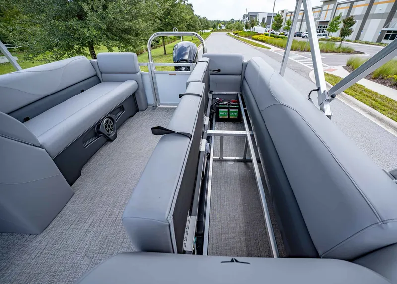 Slide: The Image of Tahoe SLT 23' Quad Lounge 2025 - 25