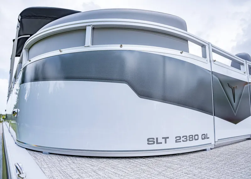 Slide: The Image of Tahoe SLT 23' Quad Lounge 2025 - 8