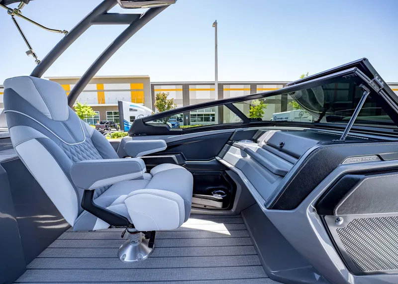 Slide: The Image of Tahoe Grand Tahoe LTD Elite Windshield 2025 - 19