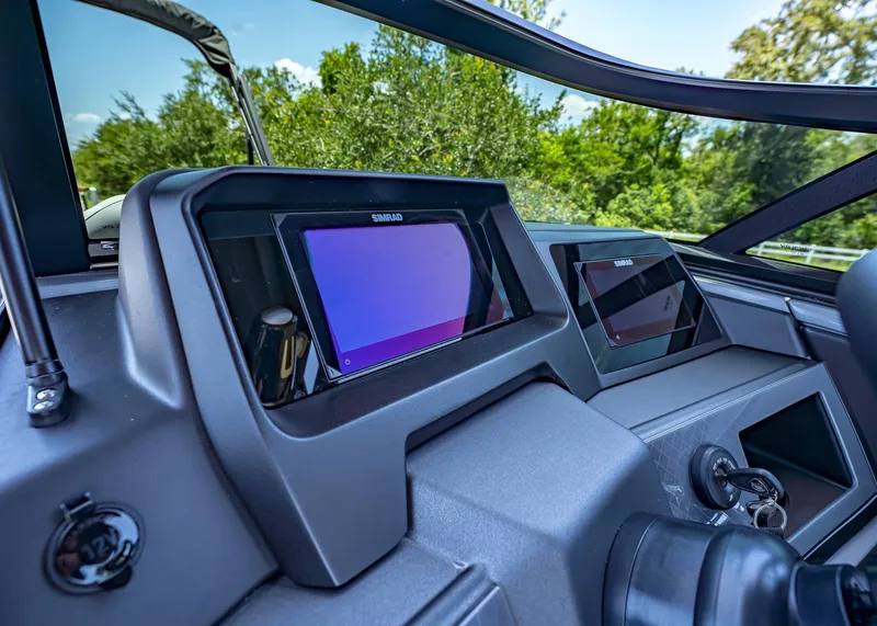 Slide: The Image of Tahoe Grand Tahoe LTD Elite Windshield 2025 - 23