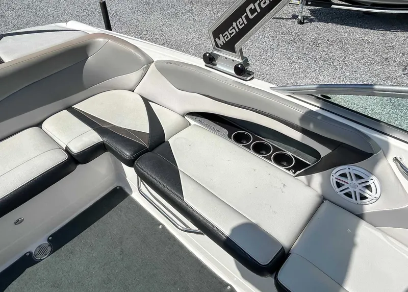 Slide: The Image of MasterCraft X-15 2010 - 17