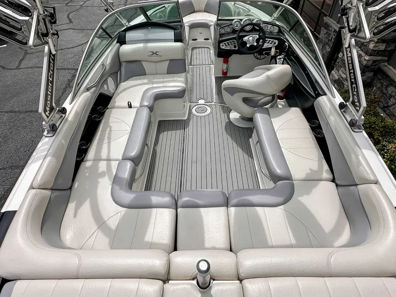 Slide: The Image of MasterCraft X30 2007 - 10