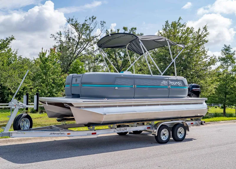 The Image of Tahoe Aura Quad Lounge 2025 - 1