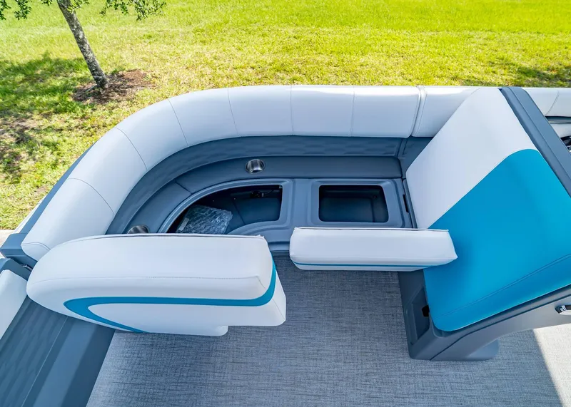 Slide: The Image of Tahoe Aura Quad Lounge 2025 - 16