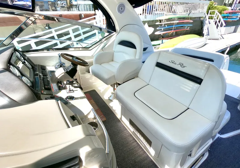 Slide: The Image of Sea Ray 380 Sundancer 2008 - 28
