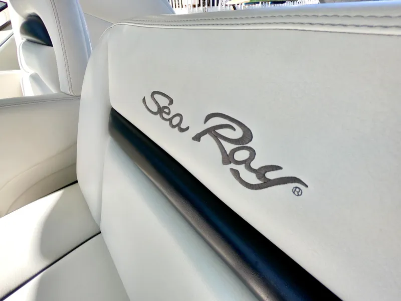 Slide: The Image of Sea Ray 380 Sundancer 2008 - 29