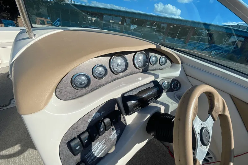 Slide: The Image of Sea Ray 210 Sundeck 1999 - 10