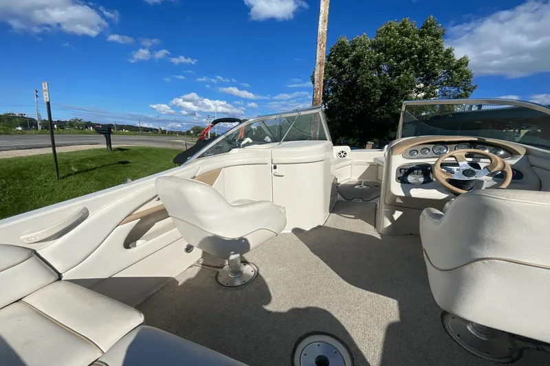 Slide: The Image of Sea Ray 210 Sundeck 1999 - 12