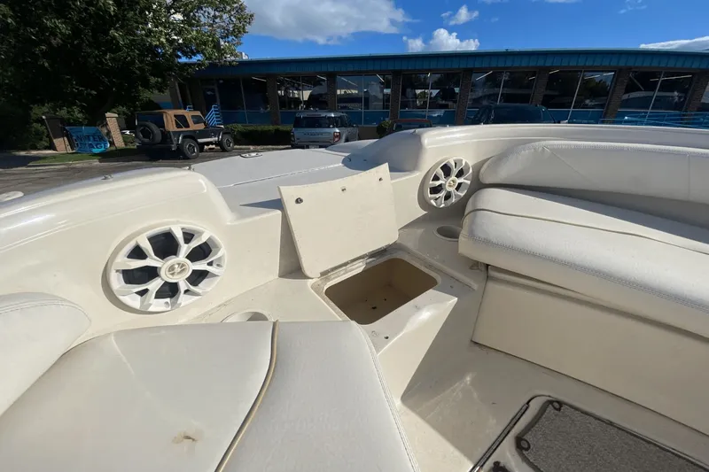 Slide: The Image of Sea Ray 210 Sundeck 1999 - 18