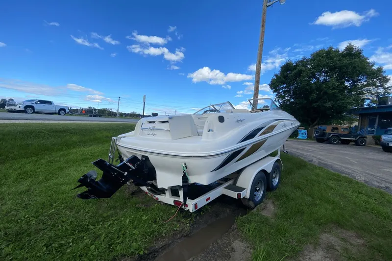 Slide: The Image of Sea Ray 210 Sundeck 1999 - 2