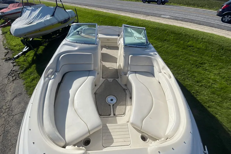 Slide: The Image of Sea Ray 210 Sundeck 1999 - 21