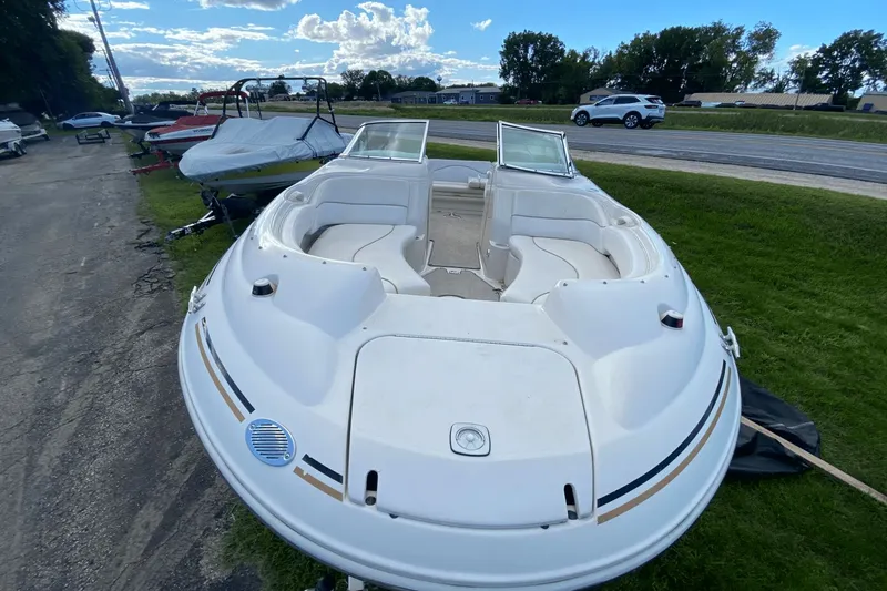 Slide: The Image of Sea Ray 210 Sundeck 1999 - 22