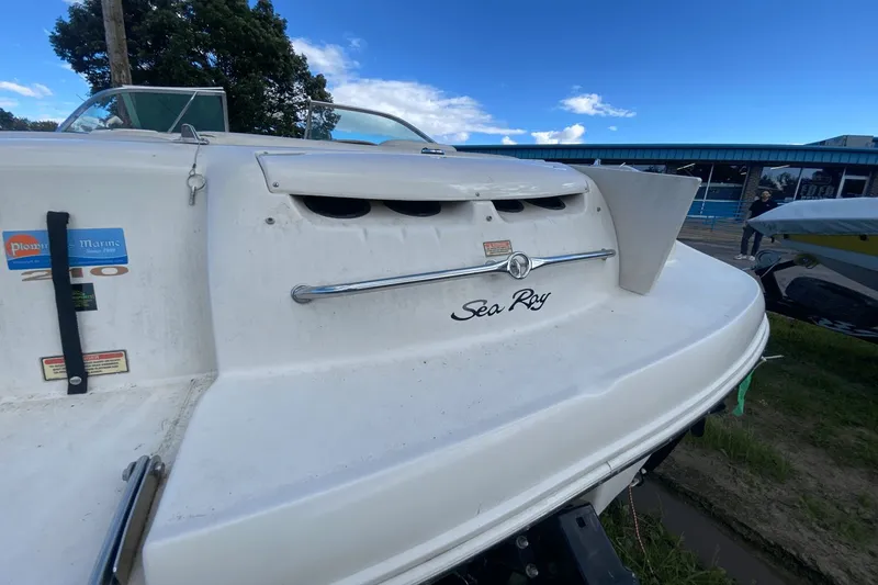 Slide: The Image of Sea Ray 210 Sundeck 1999 - 25