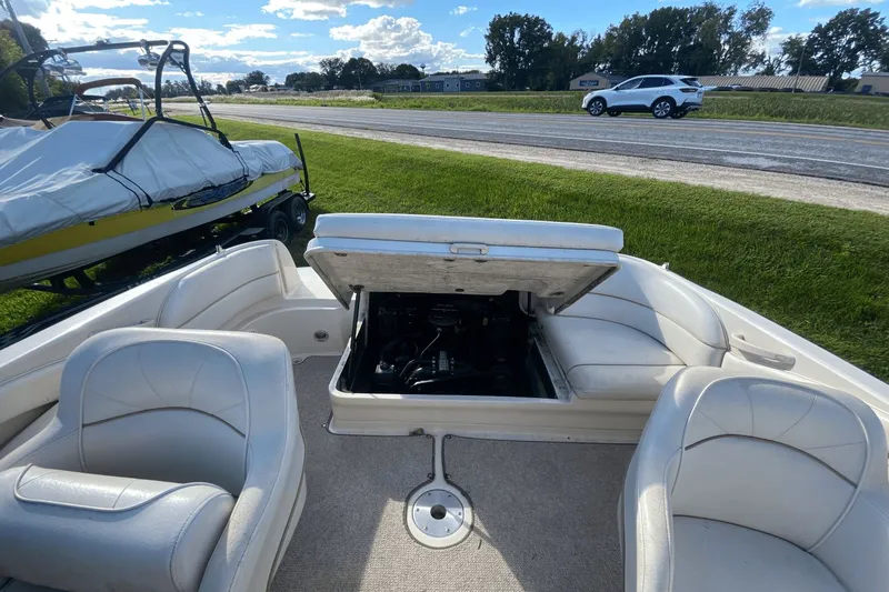 Slide: The Image of Sea Ray 210 Sundeck 1999 - 26