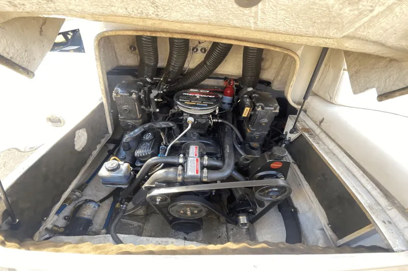 Slide: The Image of Sea Ray 210 Sundeck 1999 - 27