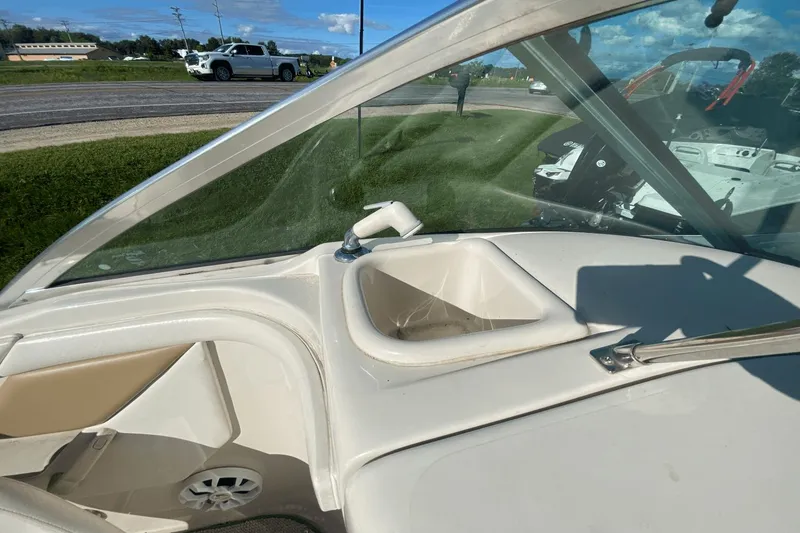 Slide: The Image of Sea Ray 210 Sundeck 1999 - 29