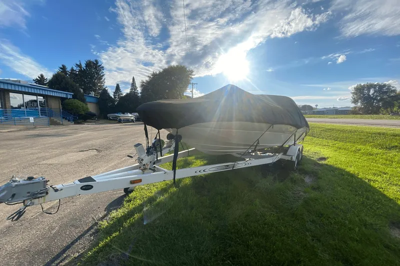 Slide: The Image of Sea Ray 210 Sundeck 1999 - 34