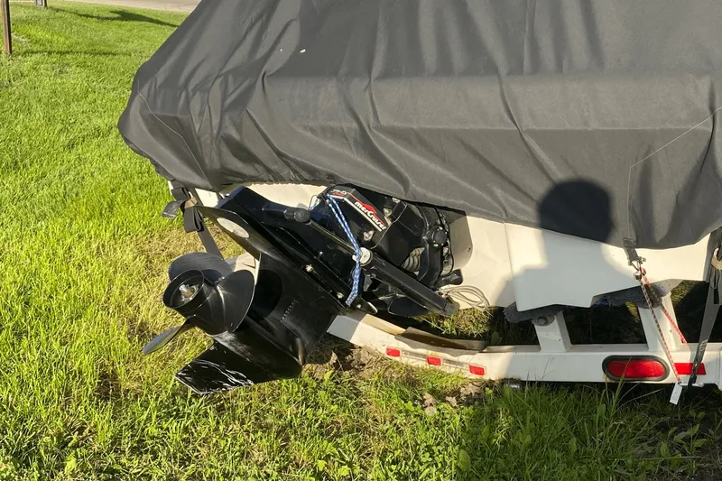 Slide: The Image of Sea Ray 210 Sundeck 1999 - 39