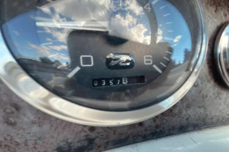 Slide: The Image of Sea Ray 210 Sundeck 1999 - 41