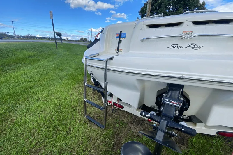 Slide: The Image of Sea Ray 210 Sundeck 1999 - 5