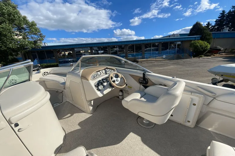 Slide: The Image of Sea Ray 210 Sundeck 1999 - 7