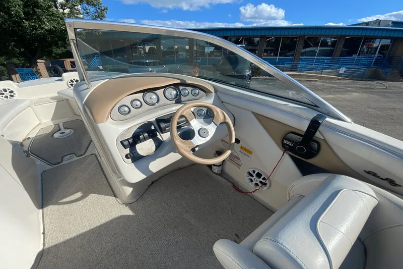 Slide: The Image of Sea Ray 210 Sundeck 1999 - 8