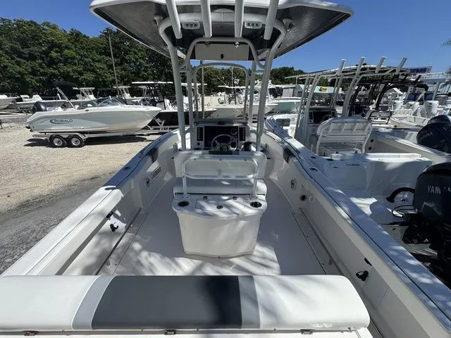 Slide: The Image of Robalo R222 2025 - 3