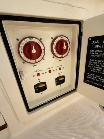 Slide: The Image of Grady-White Freedom 307 2026 - 30