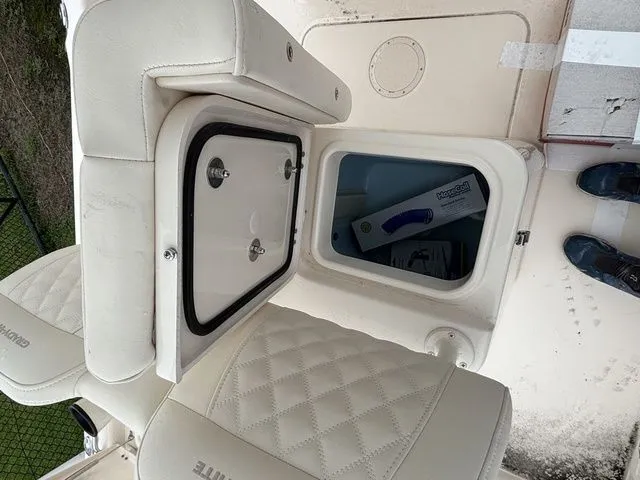 Slide: The Image of Grady-White 251 Coastal Explorer 2026 - 10