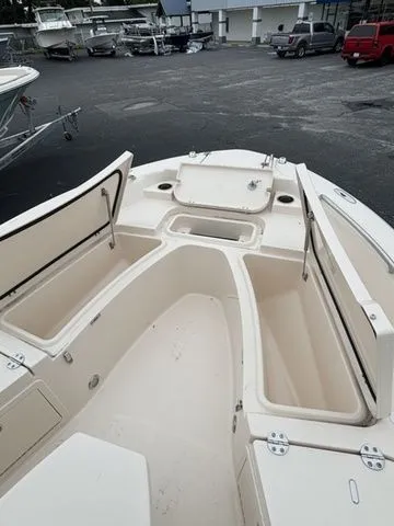 Slide: The Image of Grady-White 251 Coastal Explorer 2026 - 19