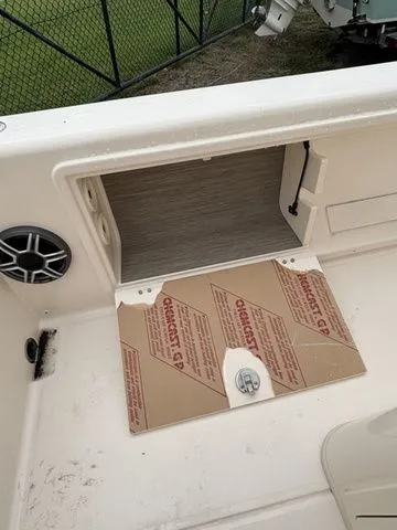 Slide: The Image of Grady-White 251 Coastal Explorer 2026 - 7