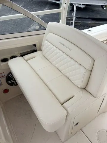 Slide: The Image of Grady-White Freedom 307 2026 - 14