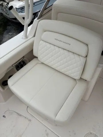 Slide: The Image of Grady-White Freedom 307 2026 - 16