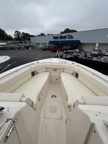 Slide: The Image of Grady-White Freedom 307 2026 - 28