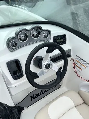 Slide: The Image of NauticStar 203 DC 2016 - 4