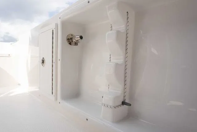 Slide: The Image of Bay Rider 2460FS 2026 - 9