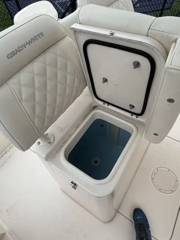 Slide: The Image of Grady-White 231 Coastal Explorer 2025 - 13