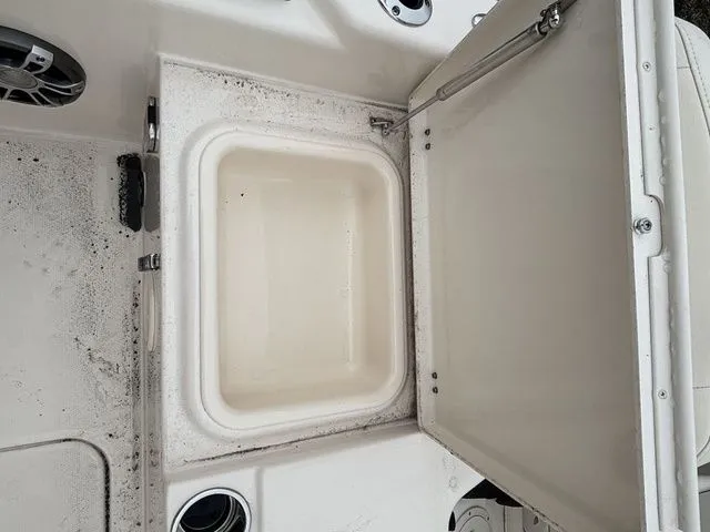 Slide: The Image of Grady-White 231 Coastal Explorer 2025 - 18