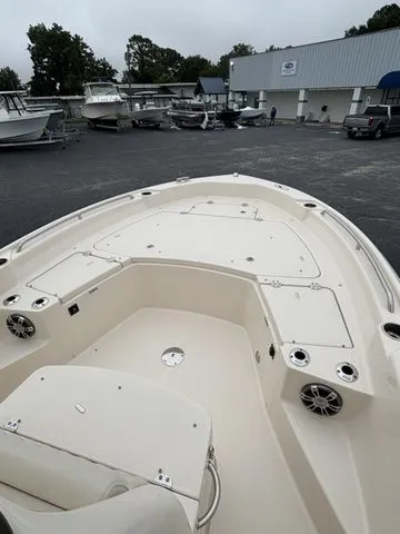 Slide: The Image of Grady-White 231 Coastal Explorer 2025 - 4