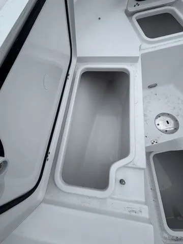 Slide: The Image of Sportsman Heritage 231 Center Console 2026 - 20