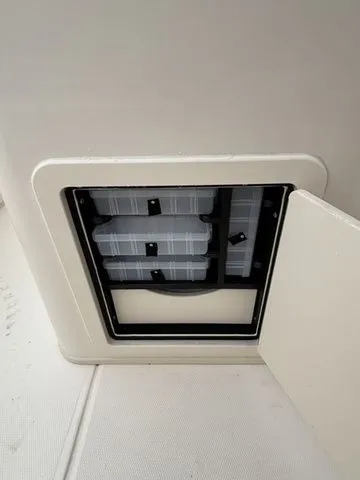 Slide: The Image of Grady-White 251 Coastal Explorer 2026 - 9