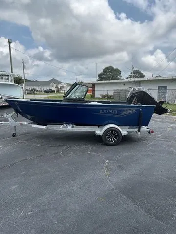 The Image of Lund 1650 Rebel XL Tiller 2026 - 1