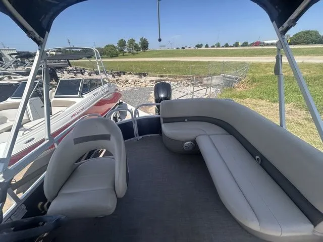 Slide: The Image of Sun Tracker Party Barge 18 DLX 2020 - 10