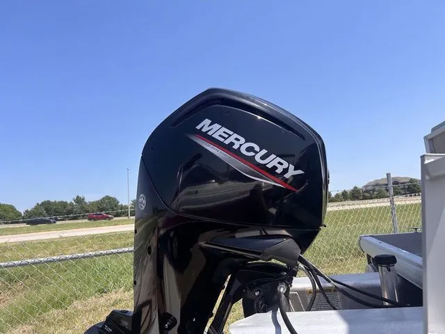 Slide: The Image of Sun Tracker Party Barge 18 DLX 2020 - 3