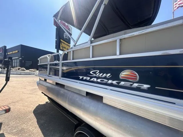 Slide: The Image of Sun Tracker Party Barge 18 DLX 2020 - 5