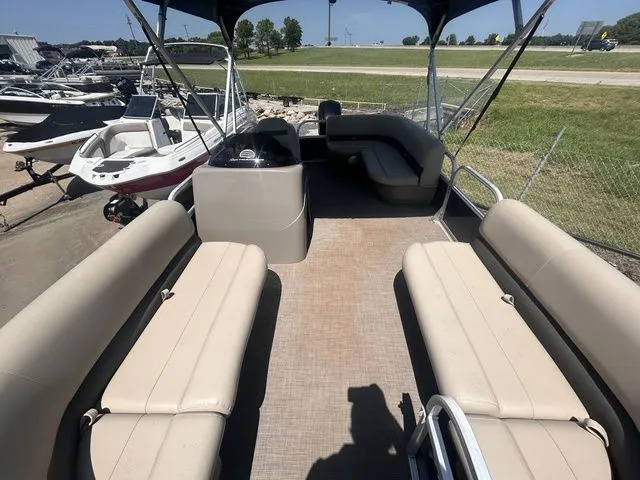 Slide: The Image of Sun Tracker Party Barge 18 DLX 2020 - 8